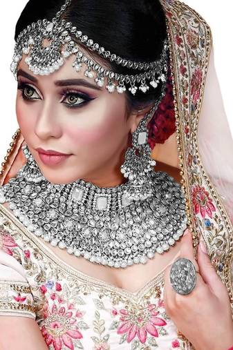 Traditional Handcrafted Faux Kundan Bridal Jewellery Set with Earrings & Matha Patti