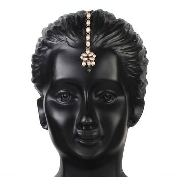 Traditional Kundan & Pearl Studded Choker Necklace Jewellery Set with Earrings & Maang Tikka for Women 5