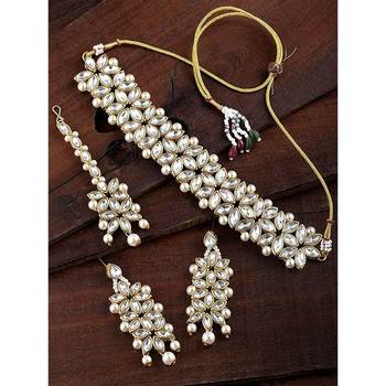 Traditional Bridal Choker Necklace Jewellery Set with Earrings & Maang Tikka for Women  1