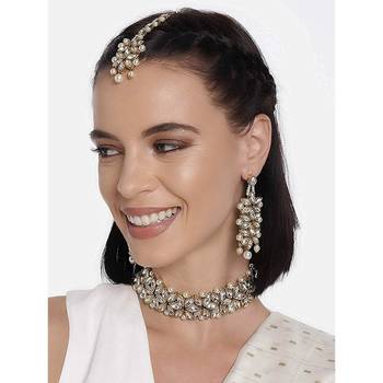 Traditional Bridal Choker Necklace Jewellery Set with Earrings & Maang Tikka for Women  2