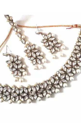 Traditional Bridal Choker Necklace Jewellery Set with Earrings & Maang Tikka for Women 