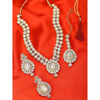 Traditional Jewellery Set with Maang Tikka for Women IJ244W  1