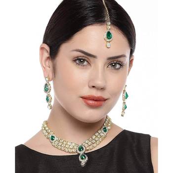 Traditional Kundan Necklace Set for Women  2