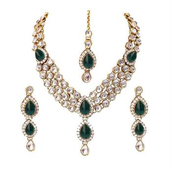 Traditional Kundan Necklace Set for Women  3
