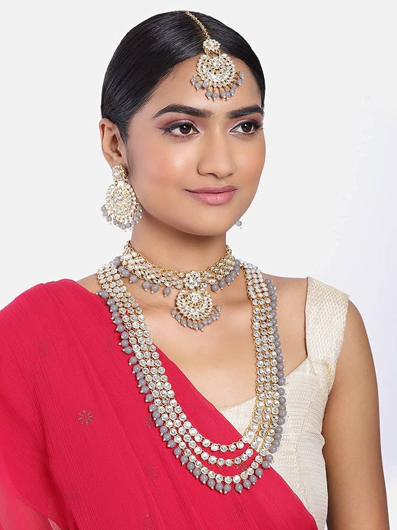 Traditional Kundan & Pearl Studded Bridal Choker Necklace Jewellery Set With Earrings & Maang Tikka for Women