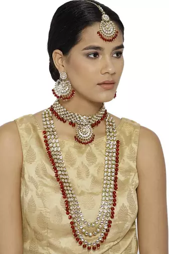 Traditional Kundan & Pearl Studded Bridal Choker Necklace Jewellery Set With Earrings & Maang Tikka for Women