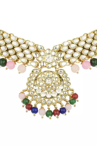 Traditional Kundan & Pearl Studded Bridal Choker Necklace Jewellery Set With Earrings & Maang Tikka for Women