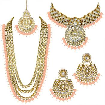 Traditional Kundan & Pearl Studded Bridal Choker Necklace Jewellery Set With Earrings & Maang Tikka for Women 2