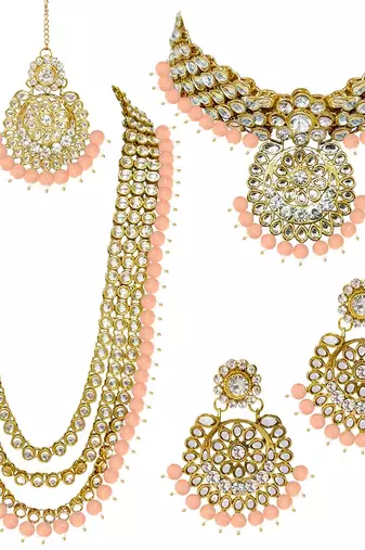 Traditional Kundan & Pearl Studded Bridal Choker Necklace Jewellery Set With Earrings & Maang Tikka for Women