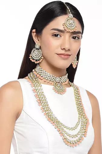 Traditional Kundan & Pearl Studded Bridal Choker Necklace Jewellery Set With Earrings & Maang Tikka for Women