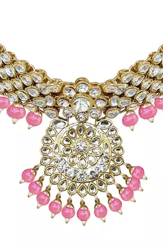 Traditional Kundan & Pearl Studded Bridal Choker Necklace Jewellery Set With Earrings & Maang Tikka for Women