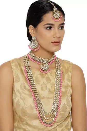 Traditional Kundan & Pearl Studded Bridal Choker Necklace Jewellery Set With Earrings & Maang Tikka for Women