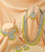 Traditional Kundan & Pearl Studded Bridal Choker Necklace Jewellery Set With Earrings & Maang Tikka for Women