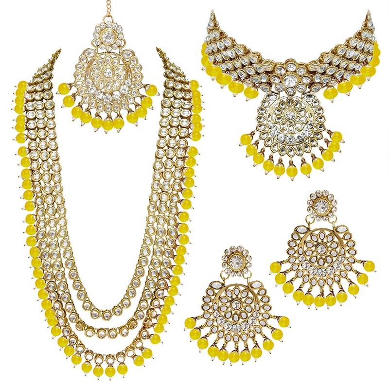 Traditional Kundan & Pearl Studded Bridal Choker Necklace Jewellery Set With Earrings & Maang Tikka for Women