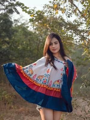 Off White Elephant Embroidered Circular Winter Poncho_free Size 4