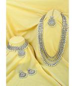 Traditional Kundan & Pearl Studded Bridal Choker Necklace Jewellery Set With Earrings & Maang Tikka for Women