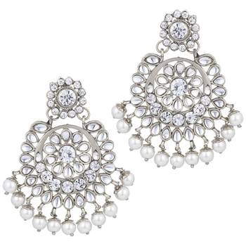 Traditional Kundan & Pearl Studded Bridal Choker Necklace Jewellery Set With Earrings & Maang Tikka for Women 4
