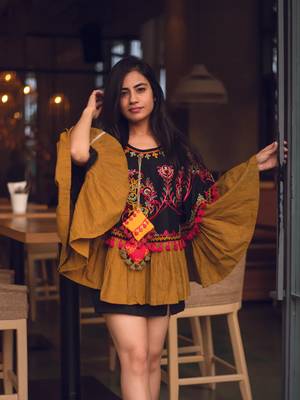 Black Sparrow Motif Embroidered Winter Circular Poncho_free Size 4