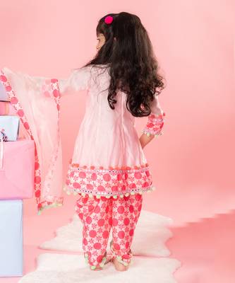 Pink short kurta and dhoti set 3