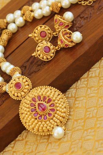 Matte finish ruby necklace set
