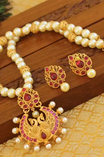 Matte finish peacock ruby necklace set
