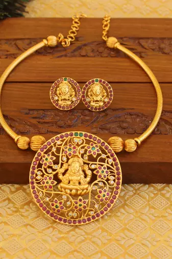 Matte finish lakshmi necklace set
