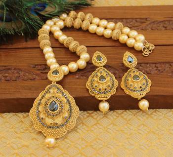 Matte finish necklace set 3