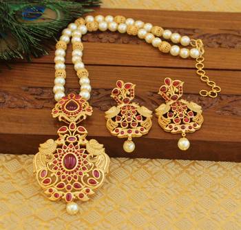 Matte finish peacock necklace set 3