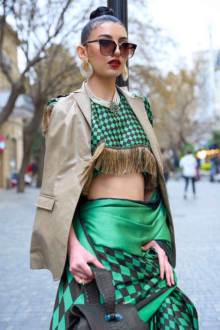 Green Silk Printed Saree With Blouse Piece