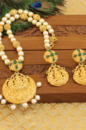 Matte finish lakshmi necklace set