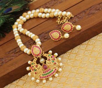 Matte finish peacock necklace set 3