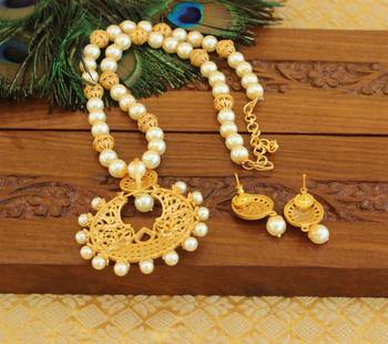 Matte finish peacock necklace set 4