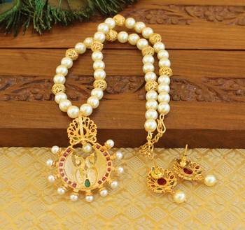 Matte finish peacock necklace set 3