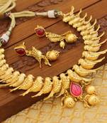 Matte finish parrot necklace set