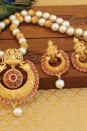 Matte finish temple necklace set