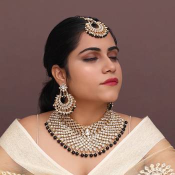 Black necklace-sets 3