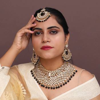 Black necklace-sets 4