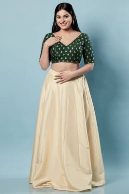 Salwar Studio Women's Green Woven Design Saree Blouse 6