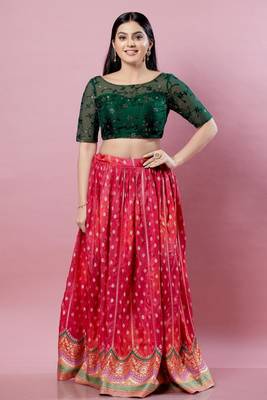 Salwar Studio Women's Green Embroidered Saree Blouse 6