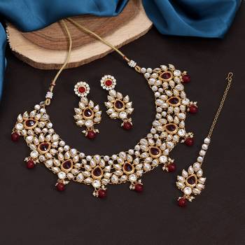 Maroon Color Imitation Pearl And Kundan Necklace With Earrings And Maang Tikka 4