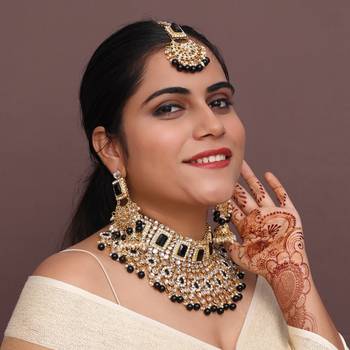Black necklace-sets 3