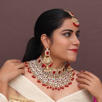 Red necklace-sets 2