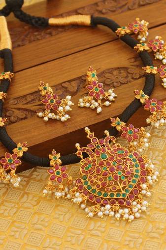 Designer black thread necklace set