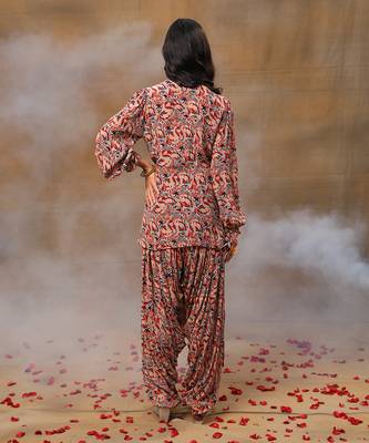 Ivory printed kurta and patiala pant set 4