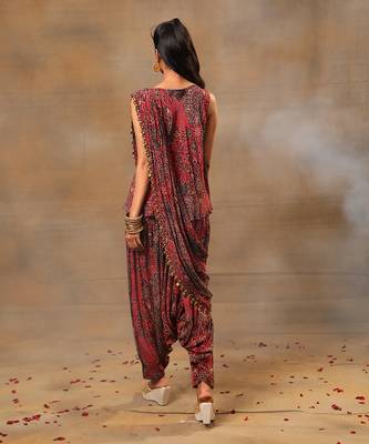 Pink embroidered draped dhoti set 4