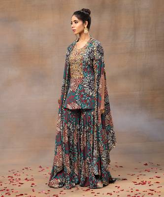 Green printed sharara and cape set 2