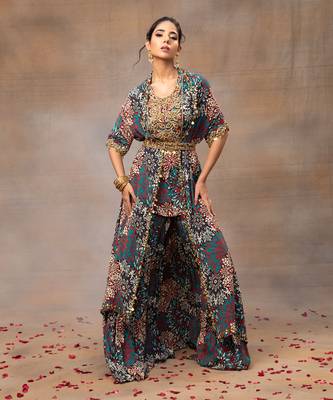 Green printed short kurta and cape set 3
