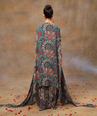 Green printed short kurta and cape set 5