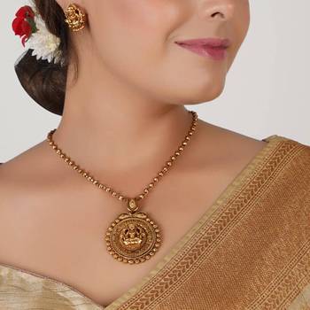 BEAUTIFUL GOLD PLATED LAXMI PENDANT SET WITH EARRING | TEMPLE JEWELLERY 2