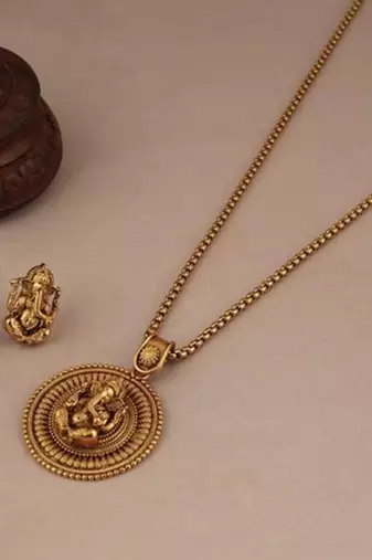 BEAUTIFUL GOLD PLATED GANESH PENDANT SET WITH EARRING | TEMPLE JEWELLERY